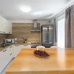 Idyllisches Istrisches Steinhaus Mit Whirlpool, Tischtennis, Grill Und Klimatisierten Schlafzimmern Holiday home