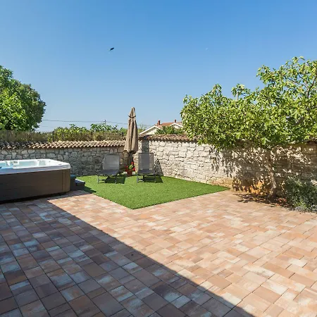 Casa vacanze Idyllisches Istrisches Steinhaus Mit Whirlpool, Tischtennis, Grill Und Klimatisierten Schlafzimmern Porec