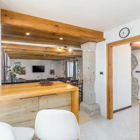 Idyllisches Istrisches Steinhaus Mit Whirlpool, Tischtennis, Grill Und Klimatisierten Schlafzimmern *