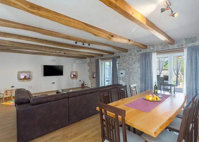 Idyllisches Istrisches Steinhaus Mit Whirlpool, Tischtennis, Grill Und Klimatisierten Schlafzimmern Nyaraló *