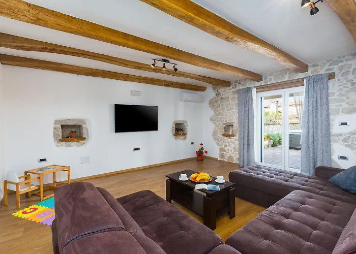 Nyaraló Idyllisches Istrisches Steinhaus Mit Whirlpool, Tischtennis, Grill Und Klimatisierten Schlafzimmern