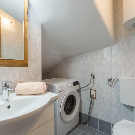 Idyllisches Istrisches Steinhaus Mit Whirlpool, Tischtennis, Grill Und Klimatisierten Schlafzimmern بيت للعطل بوريتش