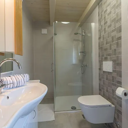 Idyllisches Istrisches Steinhaus Mit Whirlpool, Tischtennis, Grill Und Klimatisierten Schlafzimmern بوريتش