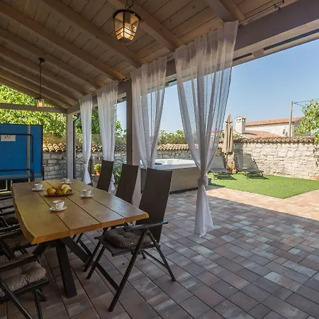 Idyllisches Istrisches Steinhaus Mit Whirlpool, Tischtennis, Grill Und Klimatisierten Schlafzimmern * 포레치