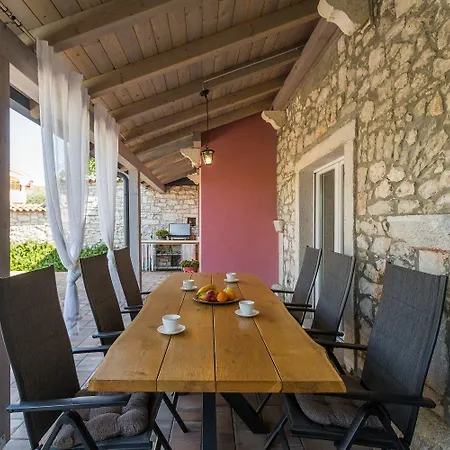 Idyllisches Istrisches Steinhaus Mit Whirlpool, Tischtennis, Grill Und Klimatisierten Schlafzimmern * بوريتش