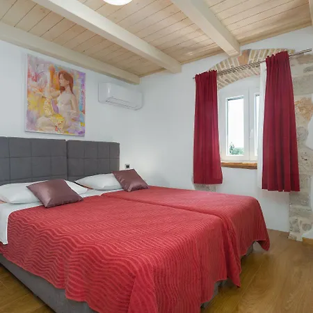 Idyllisches Istrisches Steinhaus Mit Whirlpool, Tischtennis, Grill Und Klimatisierten Schlafzimmern * بوريتش