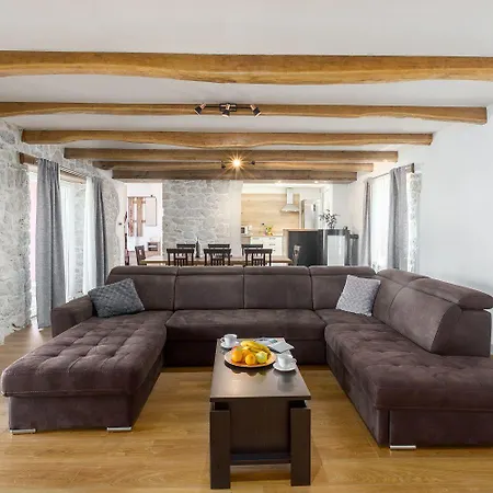 Idyllisches Istrisches Steinhaus Mit Whirlpool, Tischtennis, Grill Und Klimatisierten Schlafzimmern * بوريتش