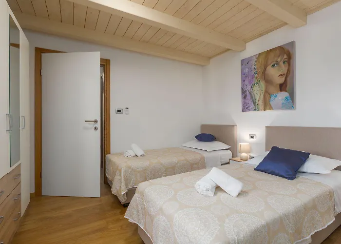 Feriehus Idyllisches Istrisches Steinhaus Mit Whirlpool, Tischtennis, Grill Und Klimatisierten Schlafzimmern Poreč