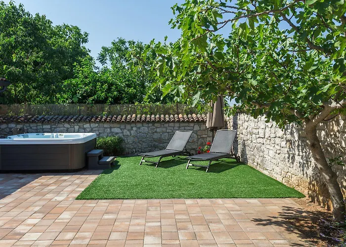 Feriehus Idyllisches Istrisches Steinhaus Mit Whirlpool, Tischtennis, Grill Und Klimatisierten Schlafzimmern