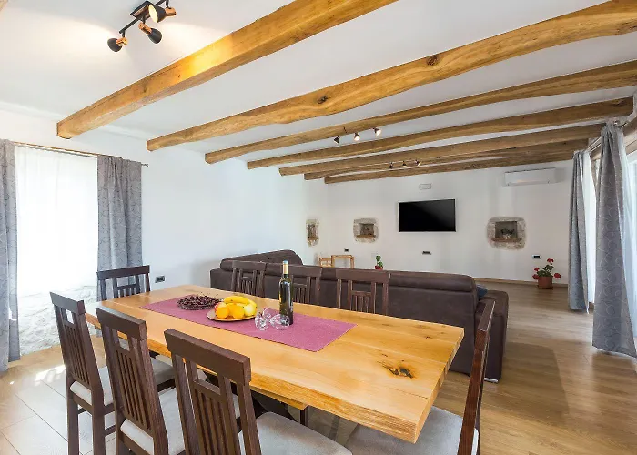 Idyllisches Istrisches Steinhaus Mit Whirlpool, Tischtennis, Grill Und Klimatisierten Schlafzimmern Ferienhaus *